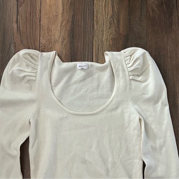 𝅺Revolve || Song of Style || Blossom Cream Wool Sweater Puff Shoulders - Picture 4 of 7